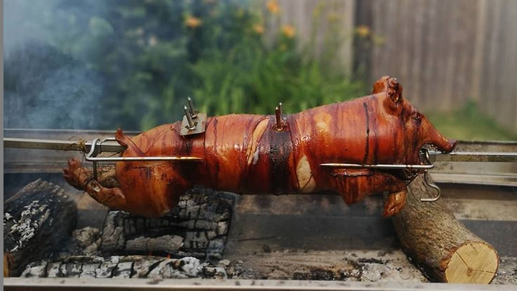 Charcoal bbq with rotisserie hot sale